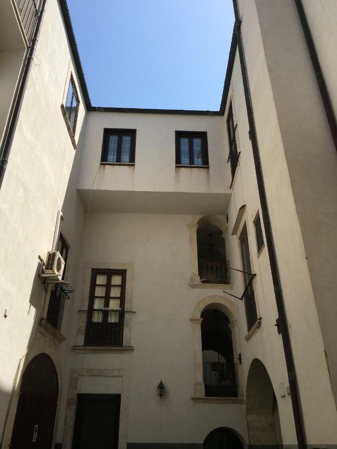 Maniace 57, Ortigia Historic Center, 200 Mt From The Beach Szirakúza Kültér fotó
